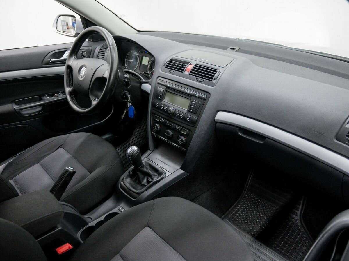 Skoda Octavia с пробегом — 2008 год. Фото: #5