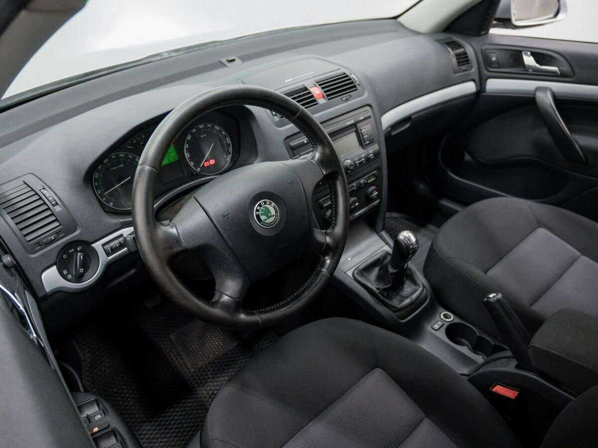 Skoda Octavia с пробегом — 2008 год. Фото: #10