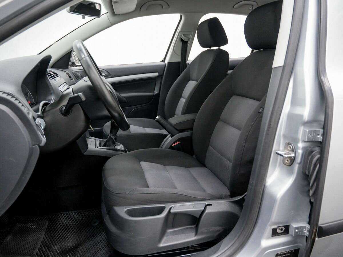 Skoda Octavia с пробегом — 2008 год. Фото: #11