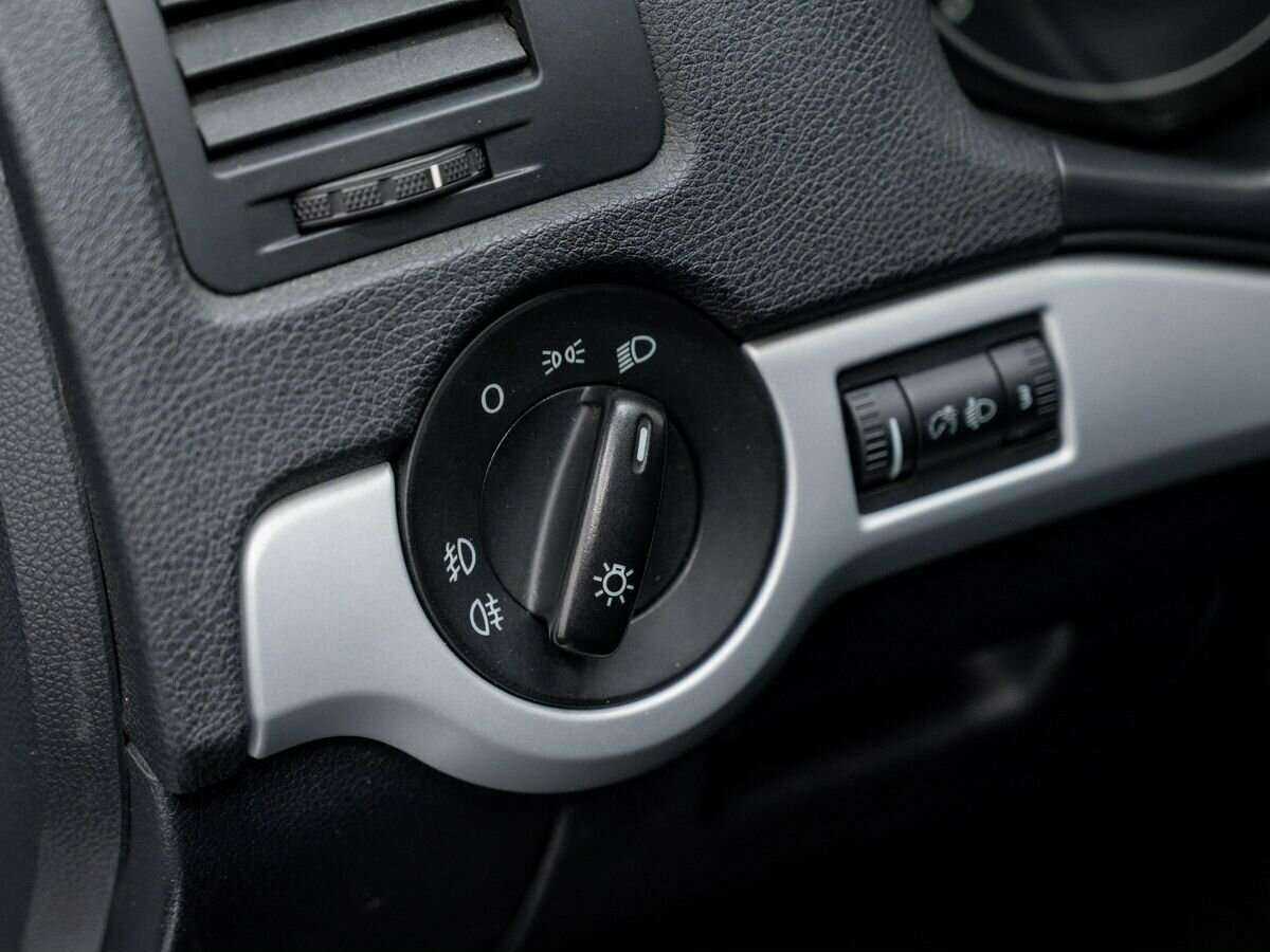 Skoda Octavia с пробегом — 2008 год. Фото: #13