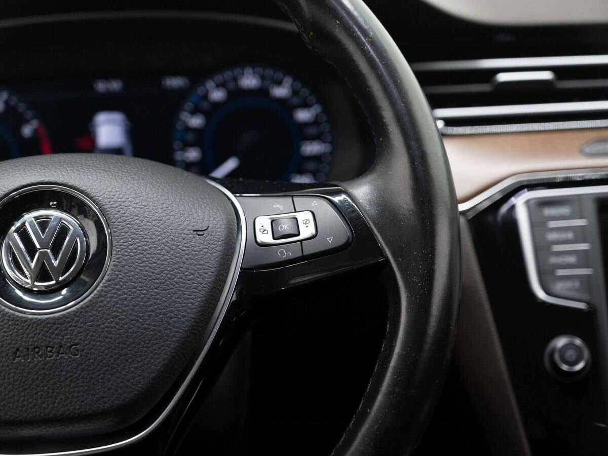 Volkswagen Passat с пробегом — 2016 год. Фото: #14