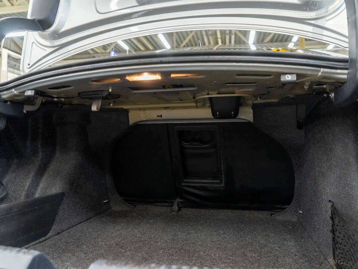 Volkswagen Jetta с пробегом — 2013 год. Фото: #7