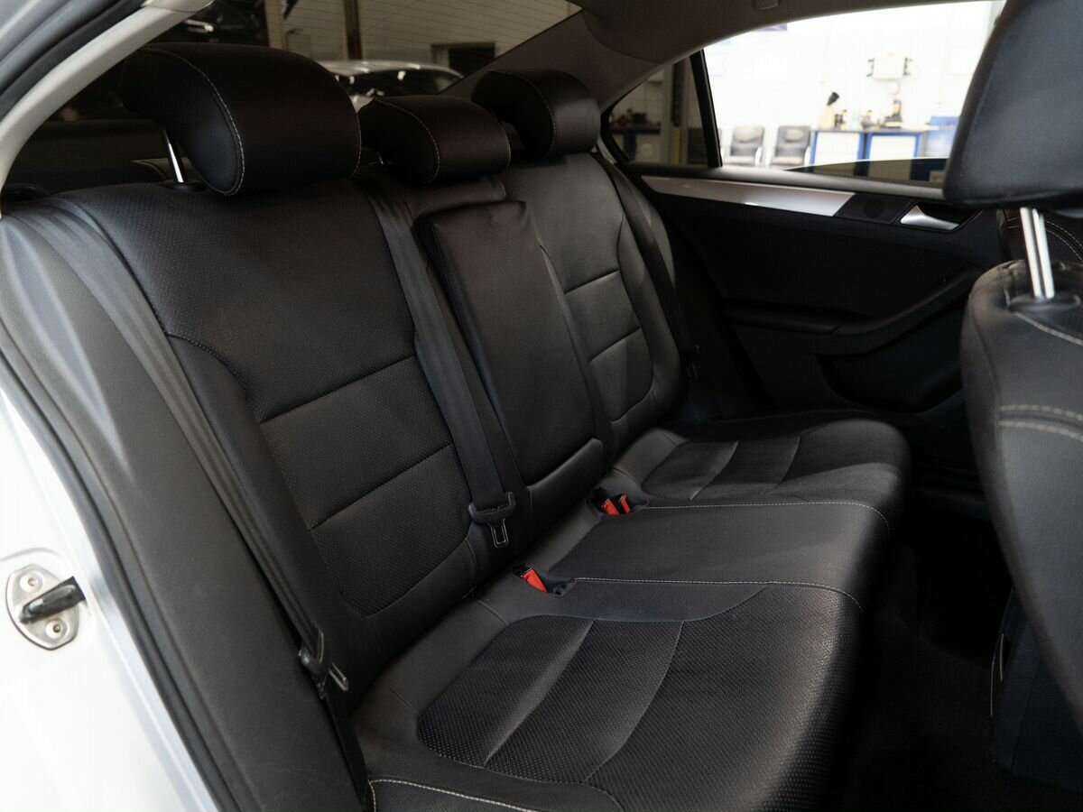 Volkswagen Jetta с пробегом — 2013 год. Фото: #8