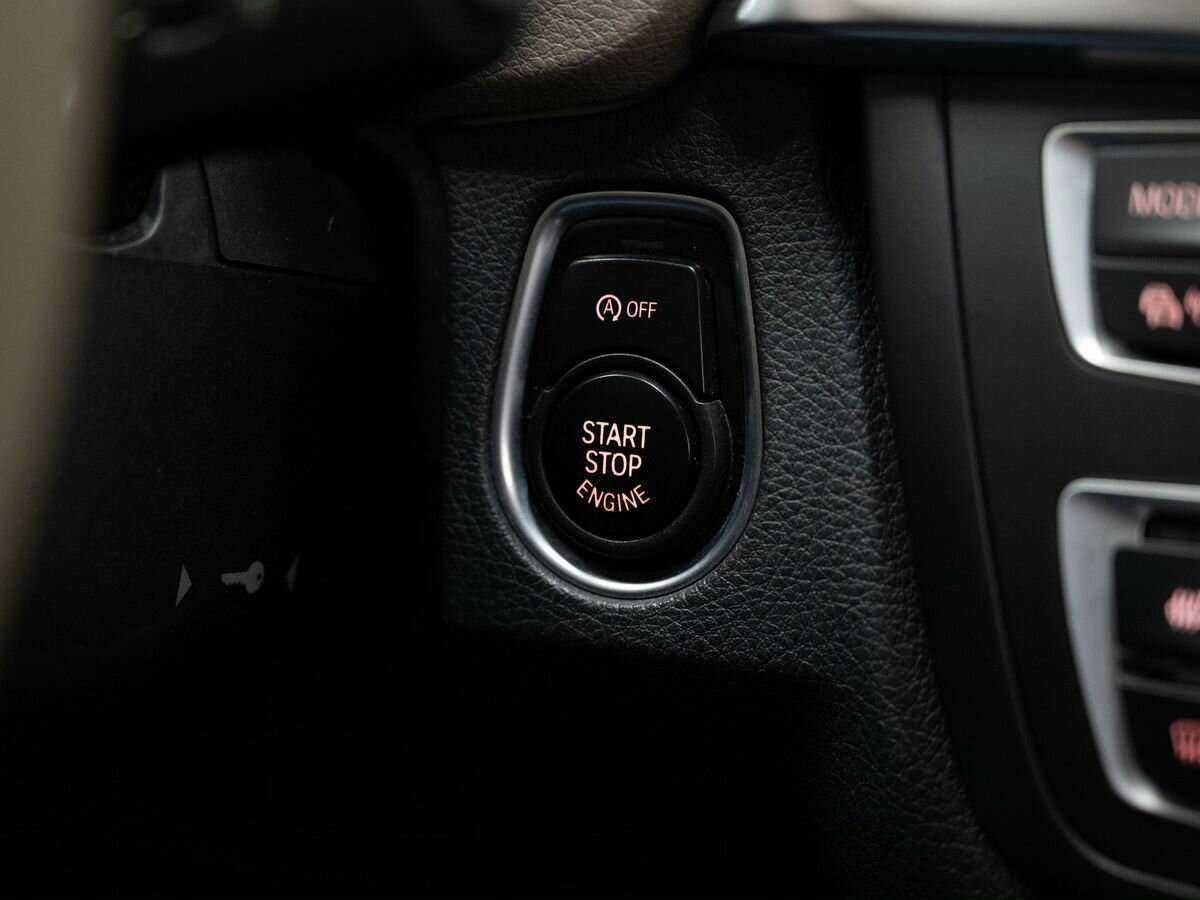 BMW 3 серии с пробегом — 2012 год. Фото: #17