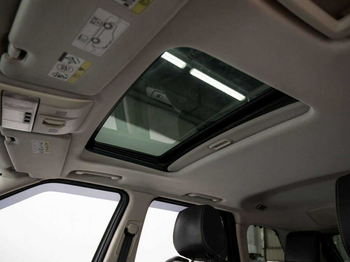 Land Rover Range Rover Sport с пробегом — 2010 год. Фото: #17