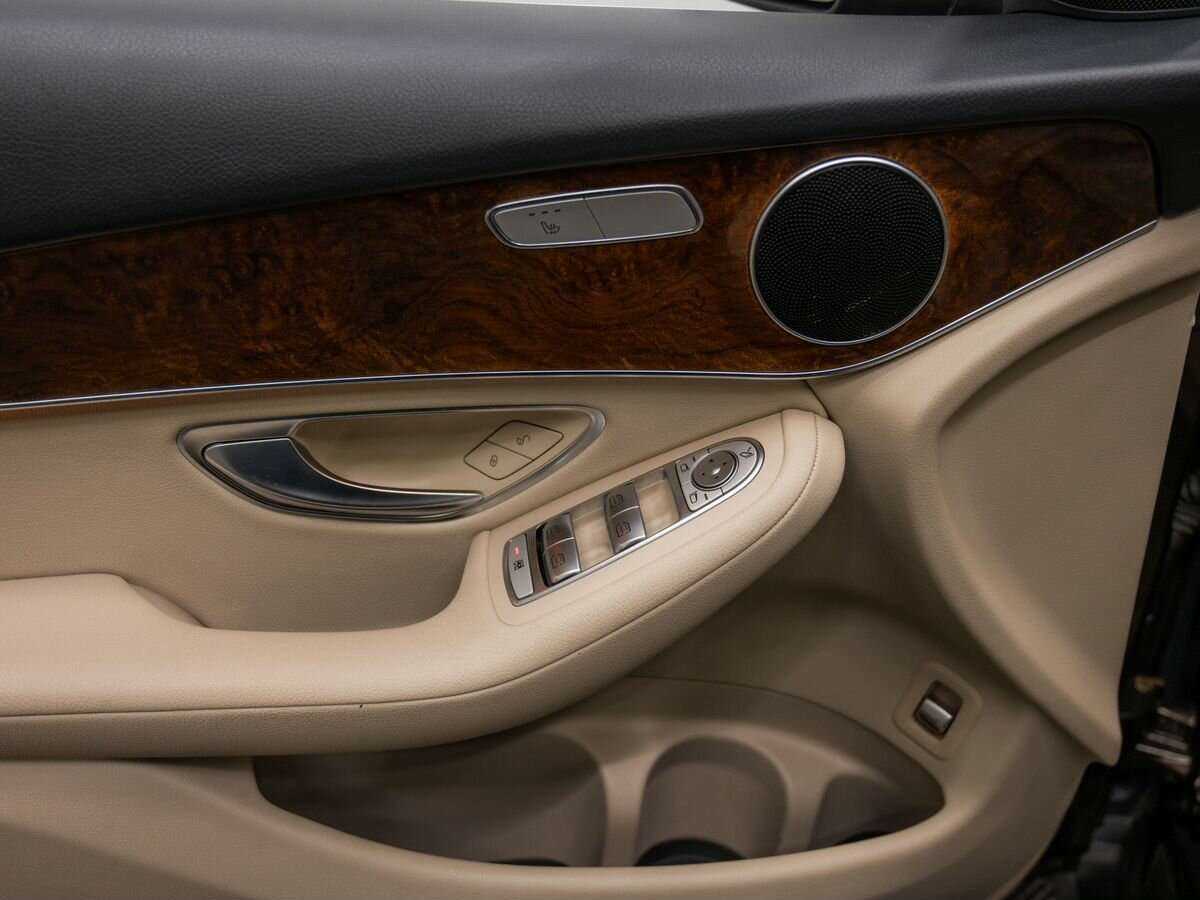 Mercedes-Benz GLC с пробегом — 2015 год. Фото: #11