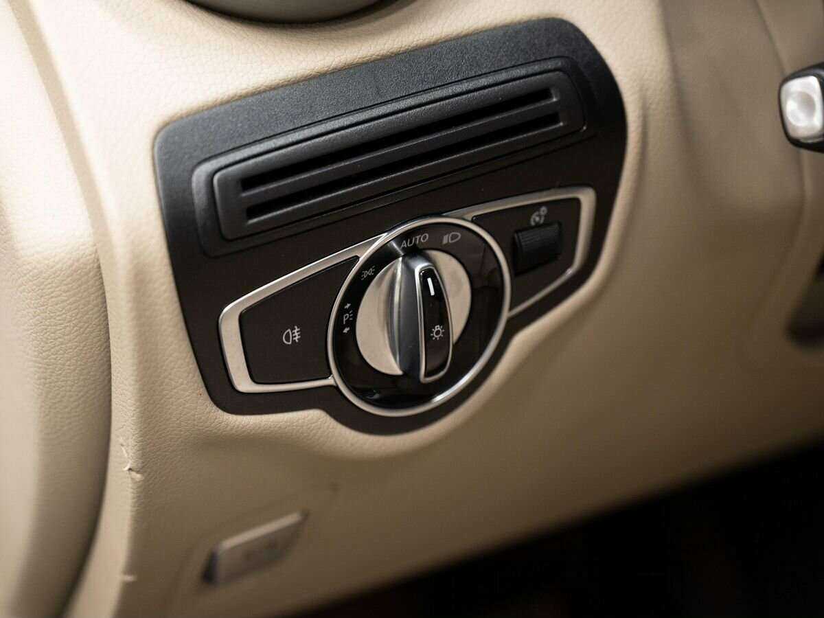 Mercedes-Benz GLC с пробегом — 2015 год. Фото: #13