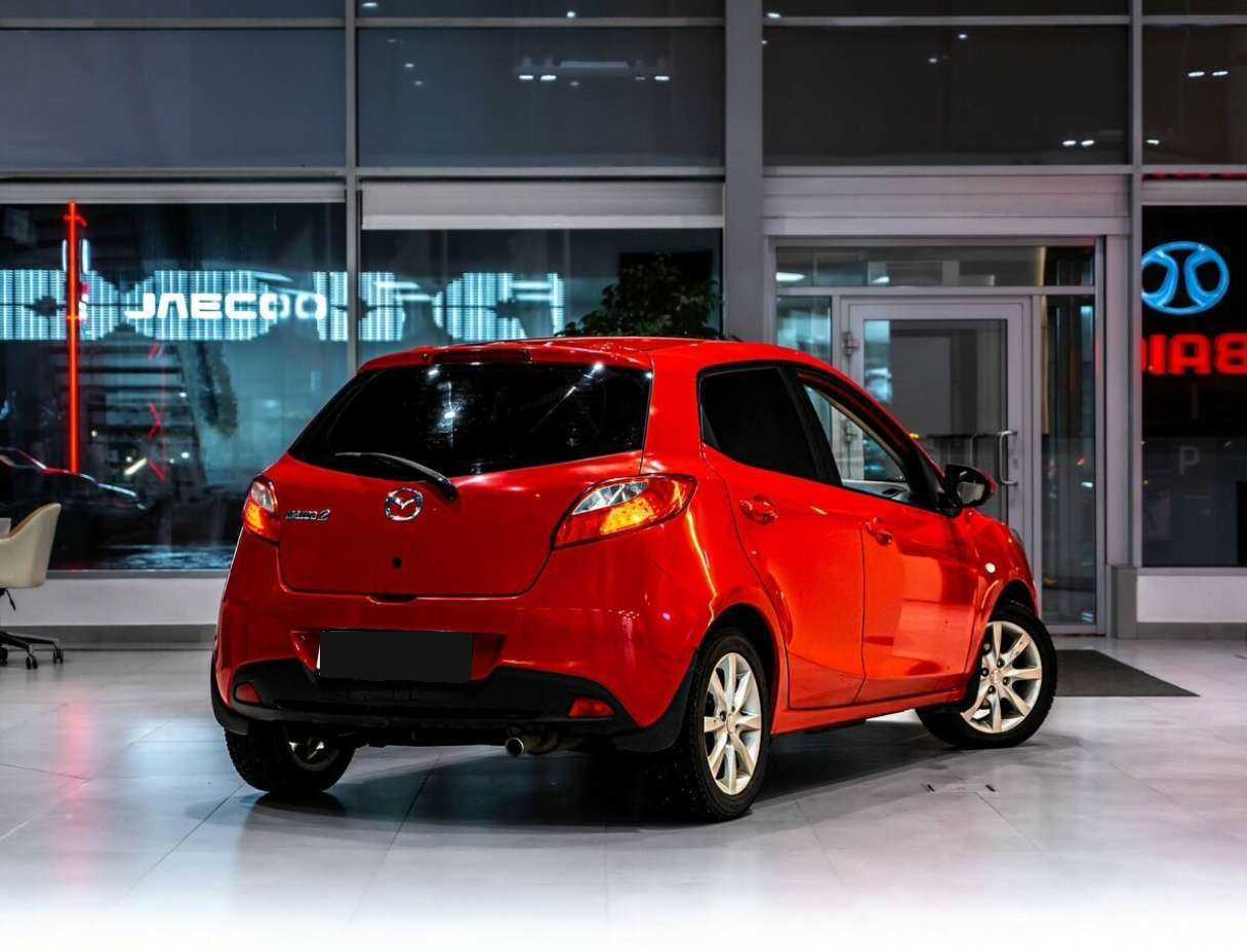 Mazda 2 с пробегом — 2008 год. Фото: #3