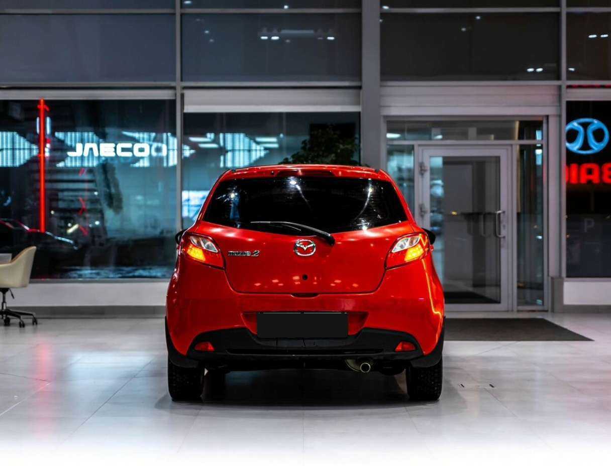 Mazda 2 с пробегом — 2008 год. Фото: #4
