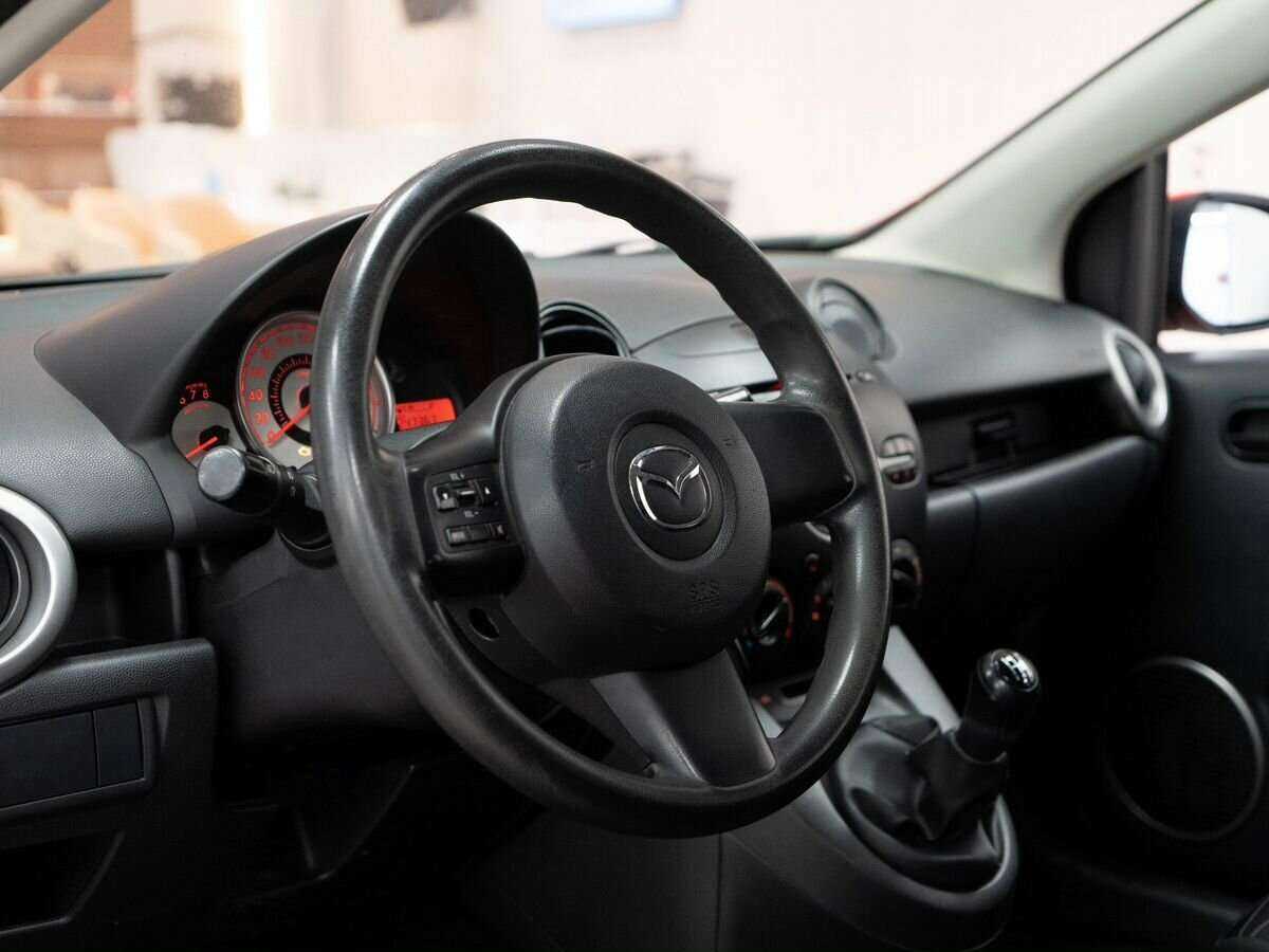 Mazda 2 с пробегом — 2008 год. Фото: #6