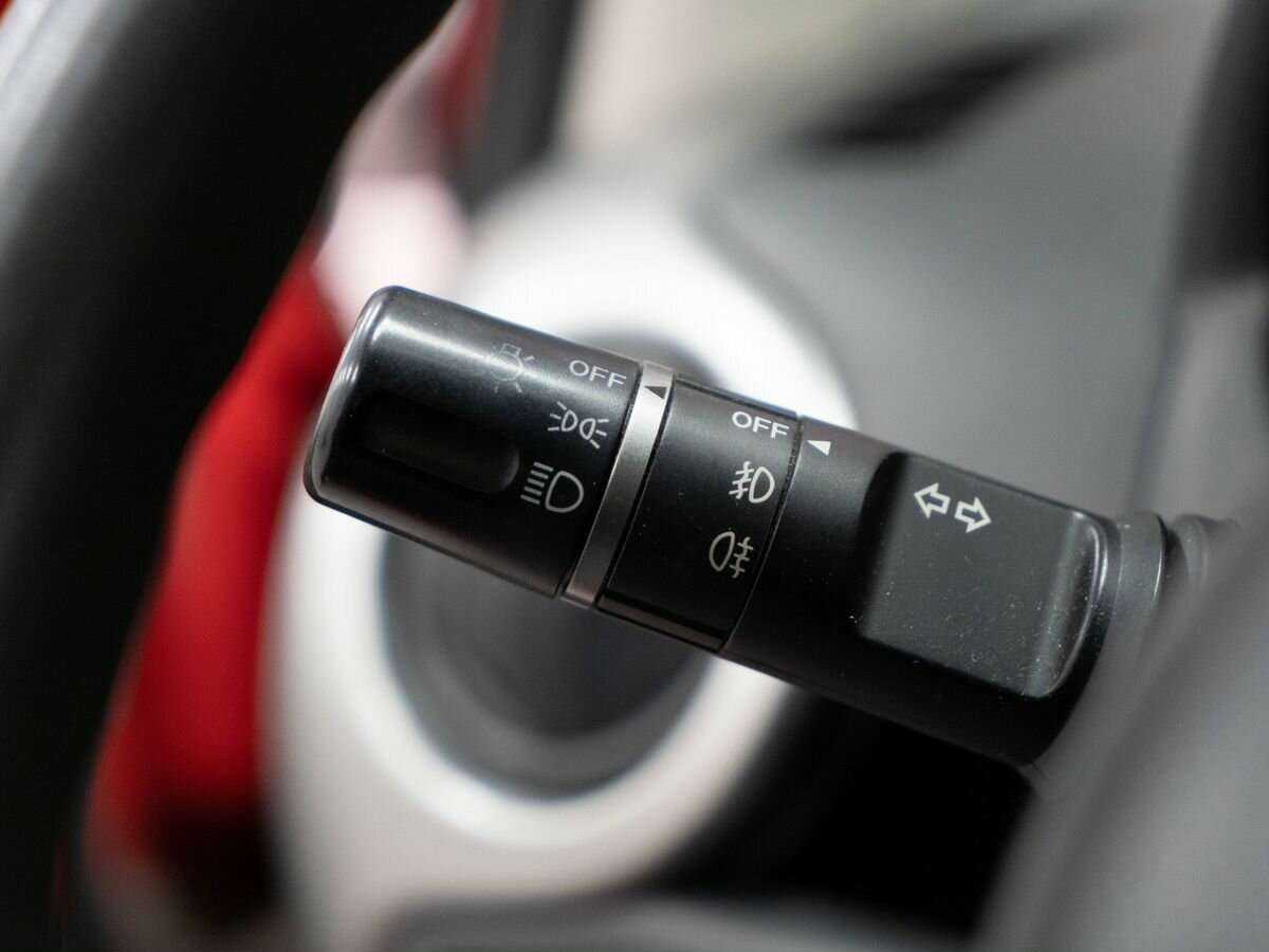 Mazda 2 с пробегом — 2008 год. Фото: #17