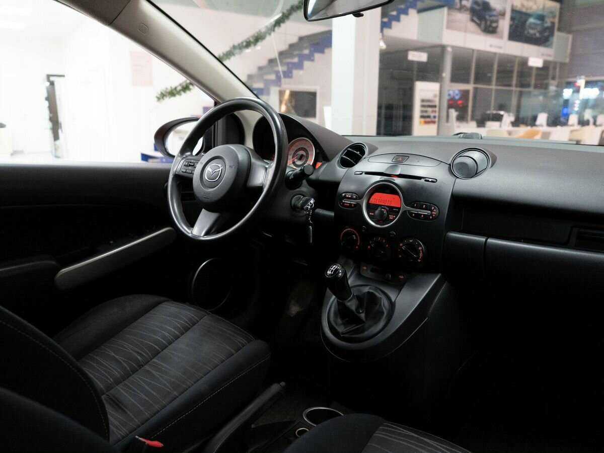 Mazda 2 с пробегом — 2008 год. Фото: #18