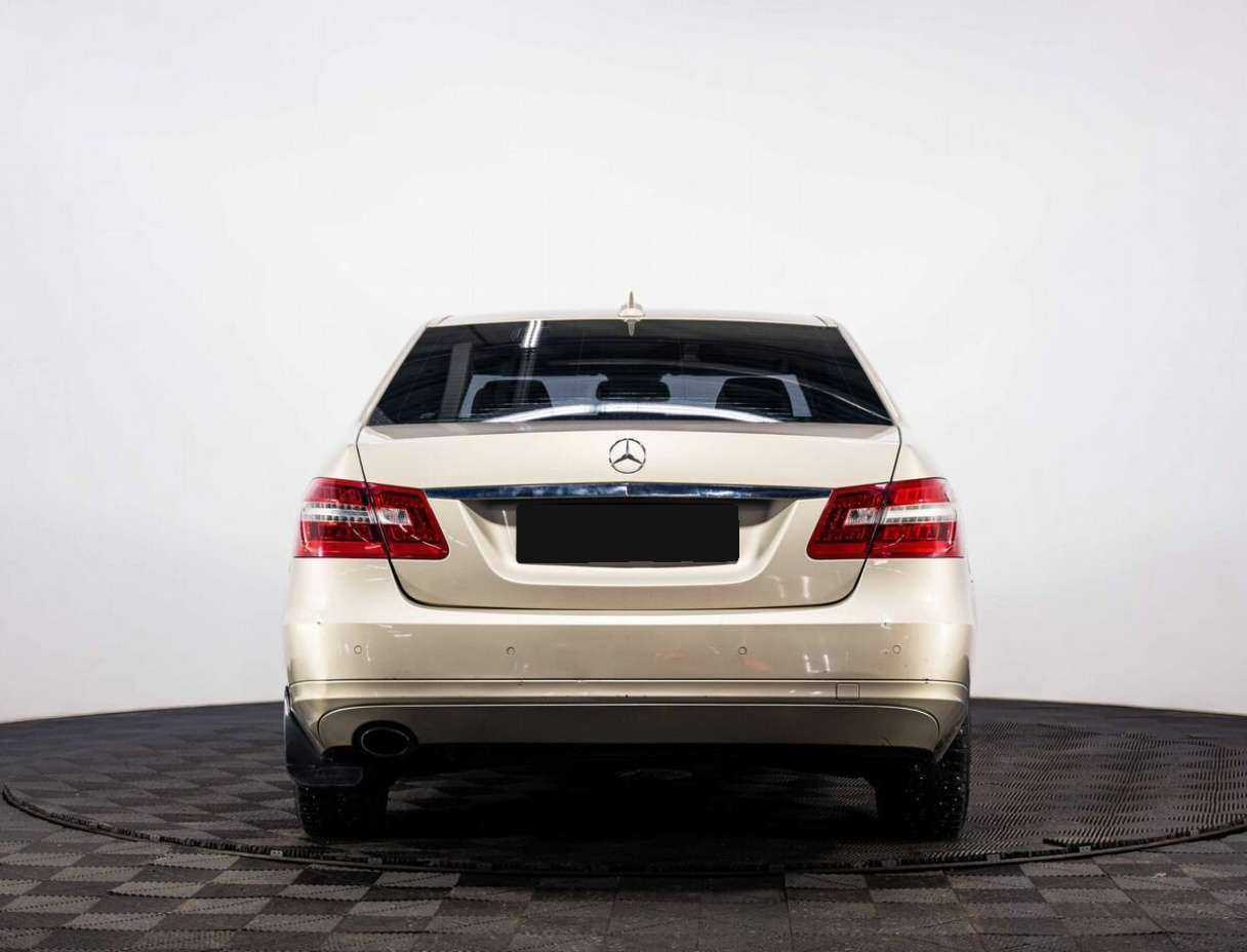 Mercedes-Benz E-Класс с пробегом — 2010 год. Фото: #2