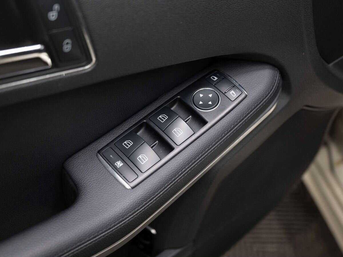 Mercedes-Benz E-Класс с пробегом — 2010 год. Фото: #9