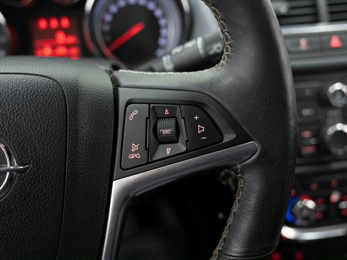 Opel Mokka с пробегом — 2012 год. Фото: #16