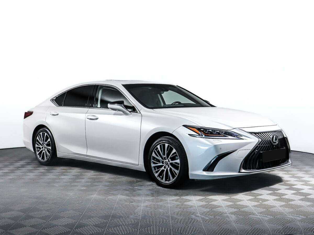 Lexus ES с пробегом — 2019 год. Фото: #2