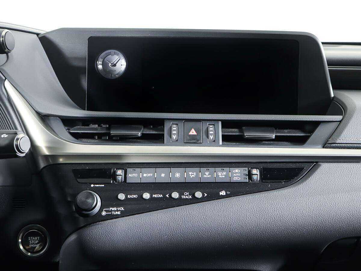 Lexus ES с пробегом — 2019 год. Фото: #9