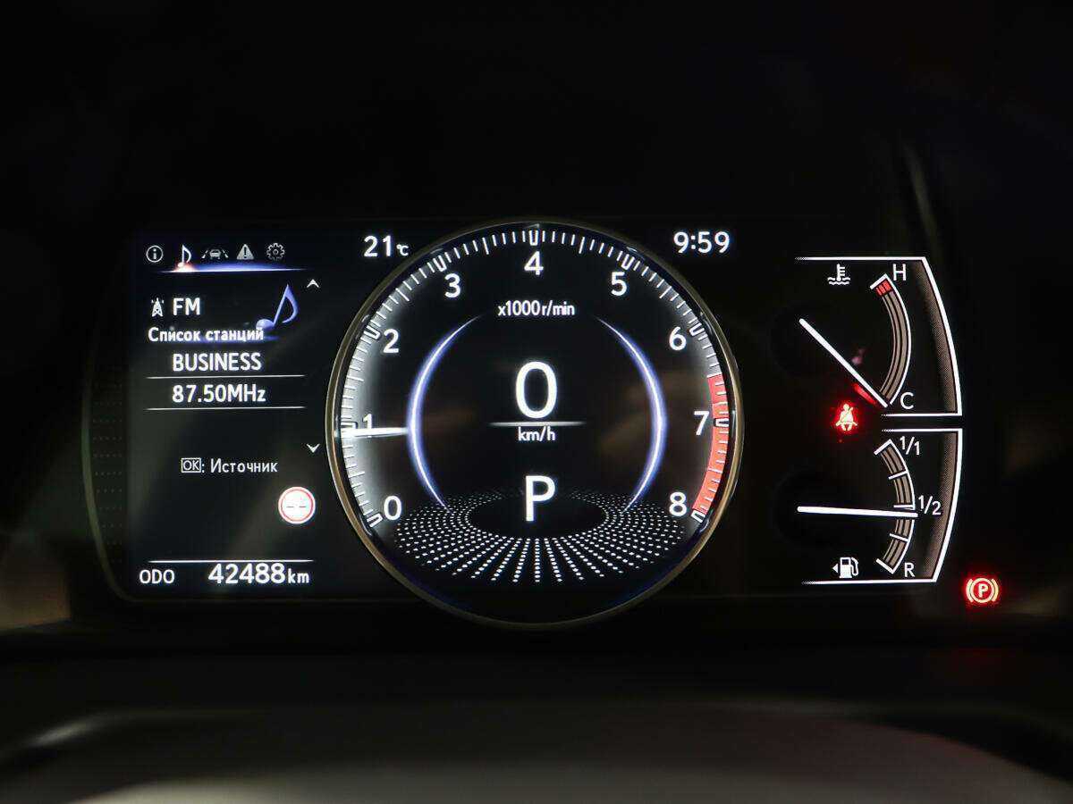 Lexus ES с пробегом — 2019 год. Фото: #11