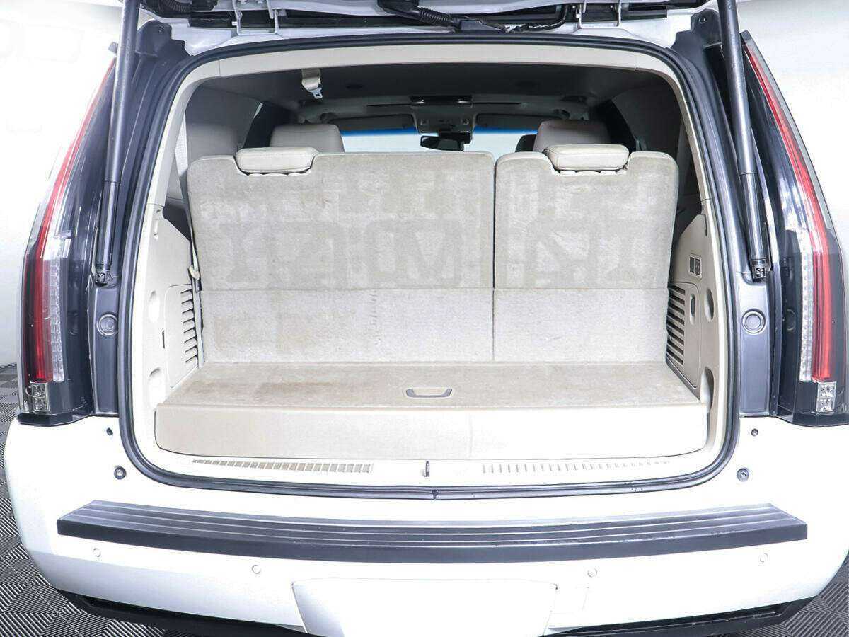 Cadillac Escalade с пробегом — 2016 год. Фото: #4