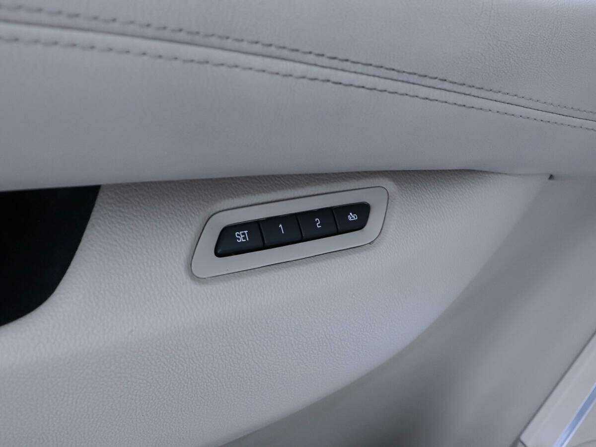 Cadillac Escalade с пробегом — 2016 год. Фото: #14