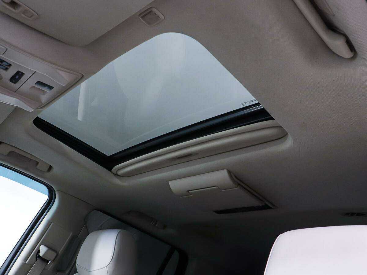 Cadillac Escalade с пробегом — 2016 год. Фото: #15