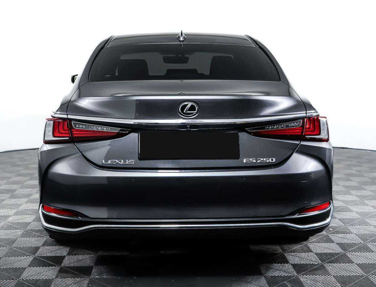 Lexus ES с пробегом — 2022 год. Фото: #1
