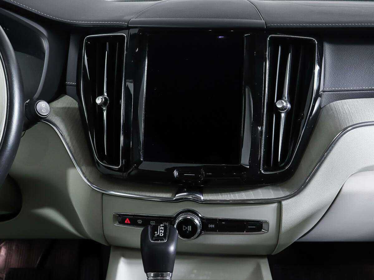 Volvo XC60 с пробегом — 2021 год. Фото: #11