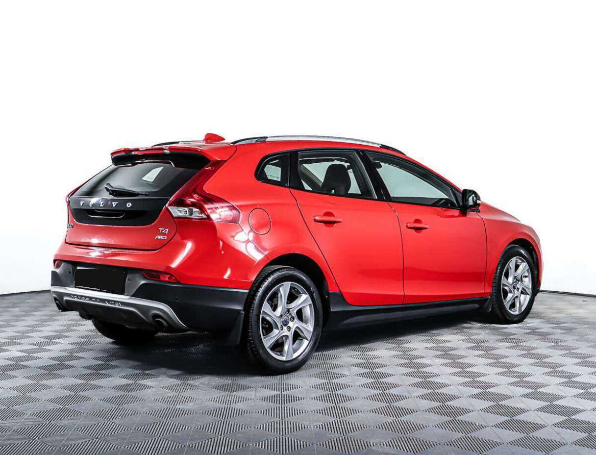 Volvo V40 Cross Country с пробегом — 2013 год. Фото: #4