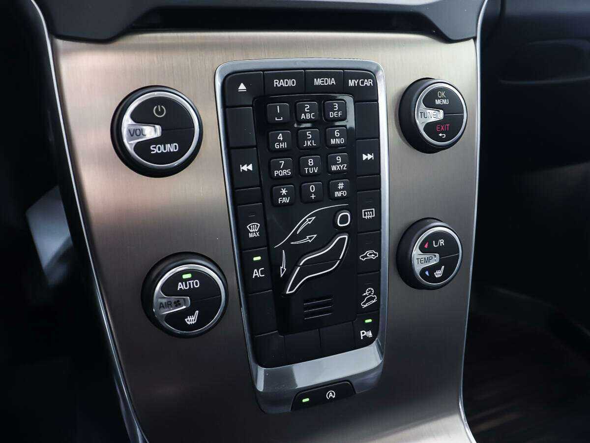 Volvo V40 Cross Country с пробегом — 2013 год. Фото: #17