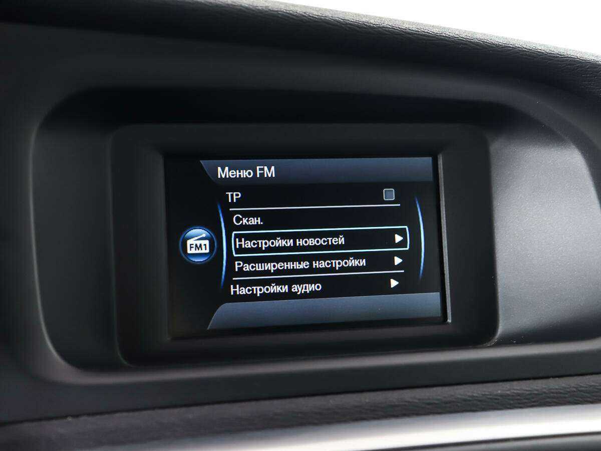 Volvo V40 Cross Country с пробегом — 2013 год. Фото: #18