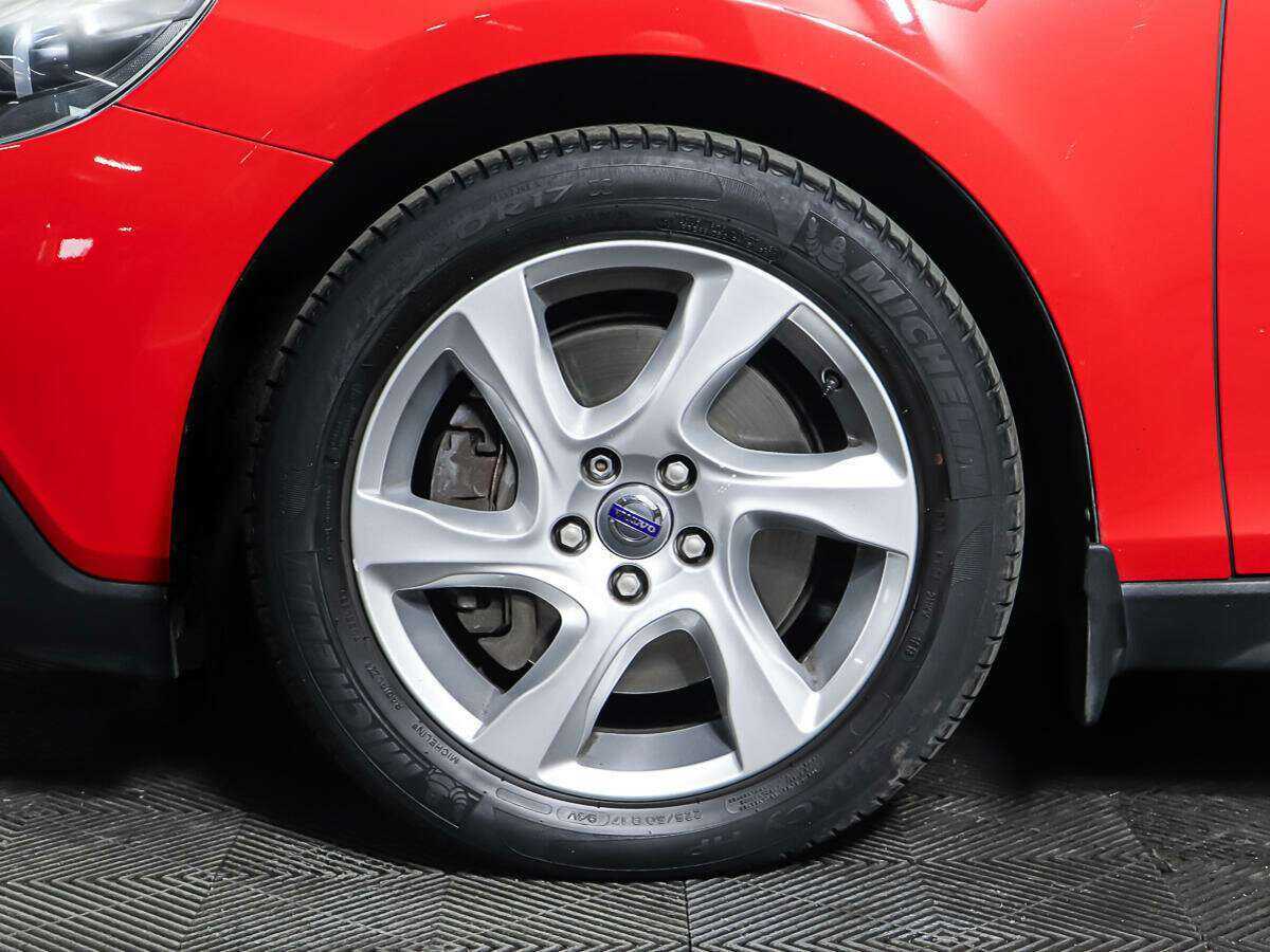 Volvo V40 Cross Country с пробегом — 2013 год. Фото: #22