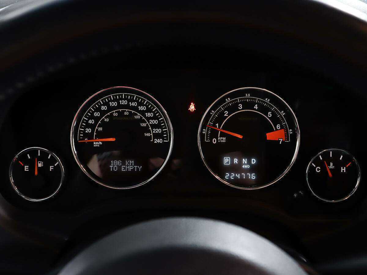 Jeep Compass с пробегом — 2013 год. Фото: #12