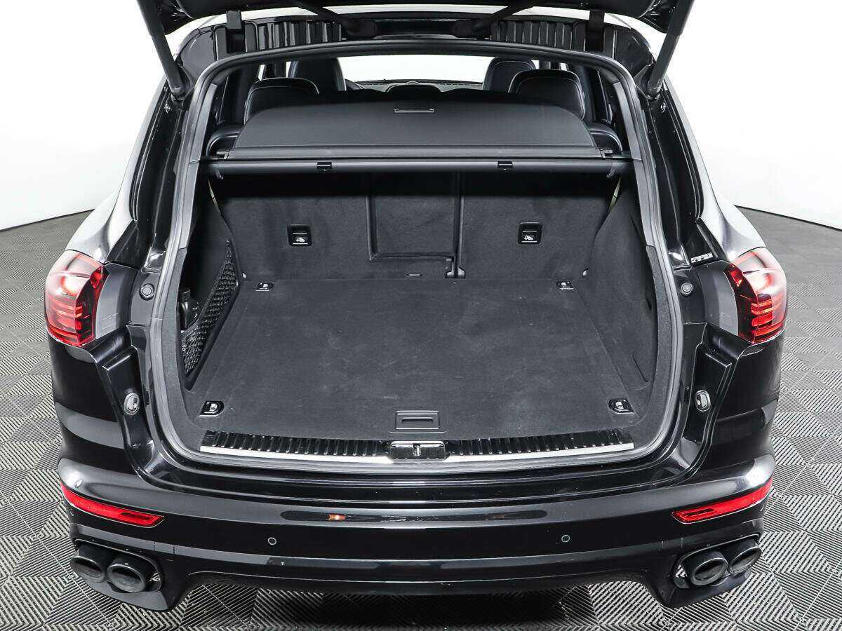 Porsche Cayenne с пробегом — 2015 год. Фото: #9