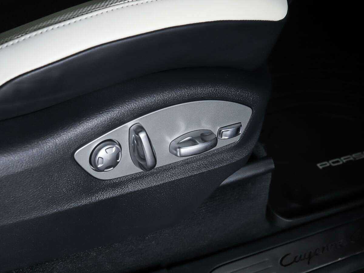 Porsche Cayenne с пробегом — 2015 год. Фото: #18