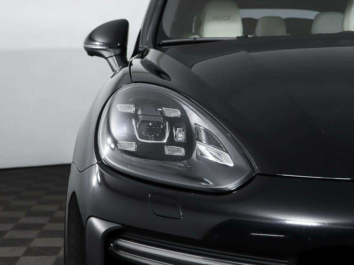 Porsche Cayenne с пробегом — 2015 год. Фото: #30