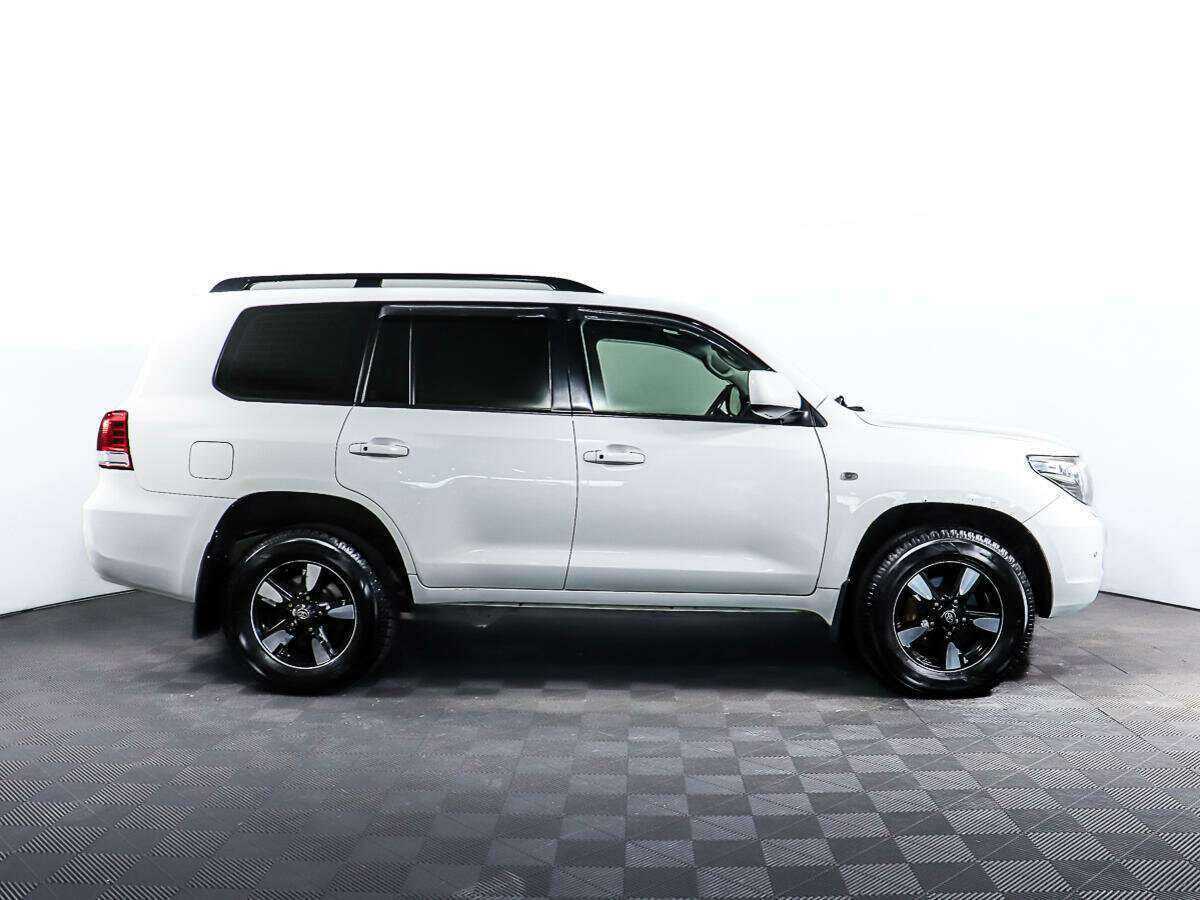 Toyota Land Cruiser с пробегом — 2010 год. Фото: #3