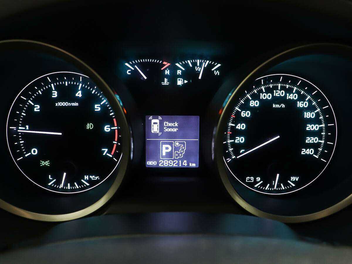 Toyota Land Cruiser с пробегом — 2010 год. Фото: #13