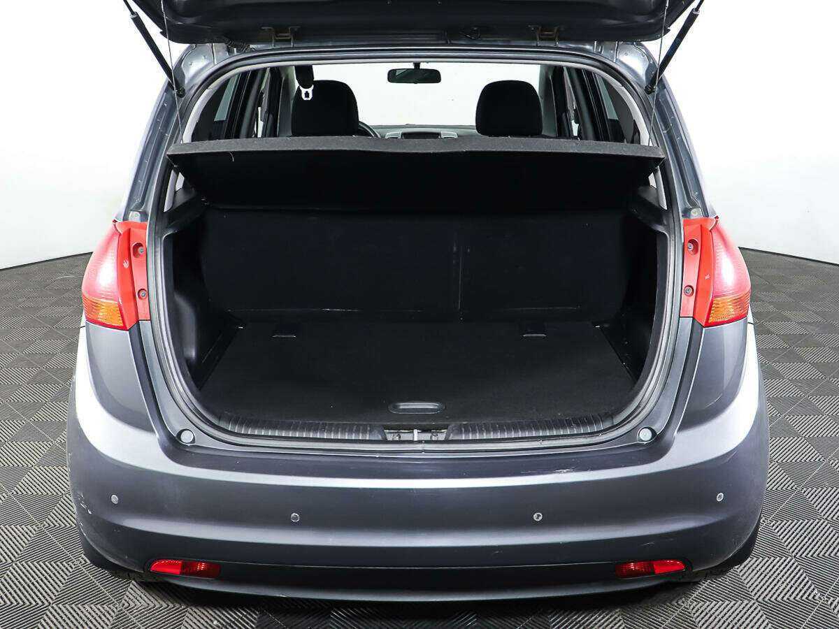 Kia Venga с пробегом — 2011 год. Фото: #8