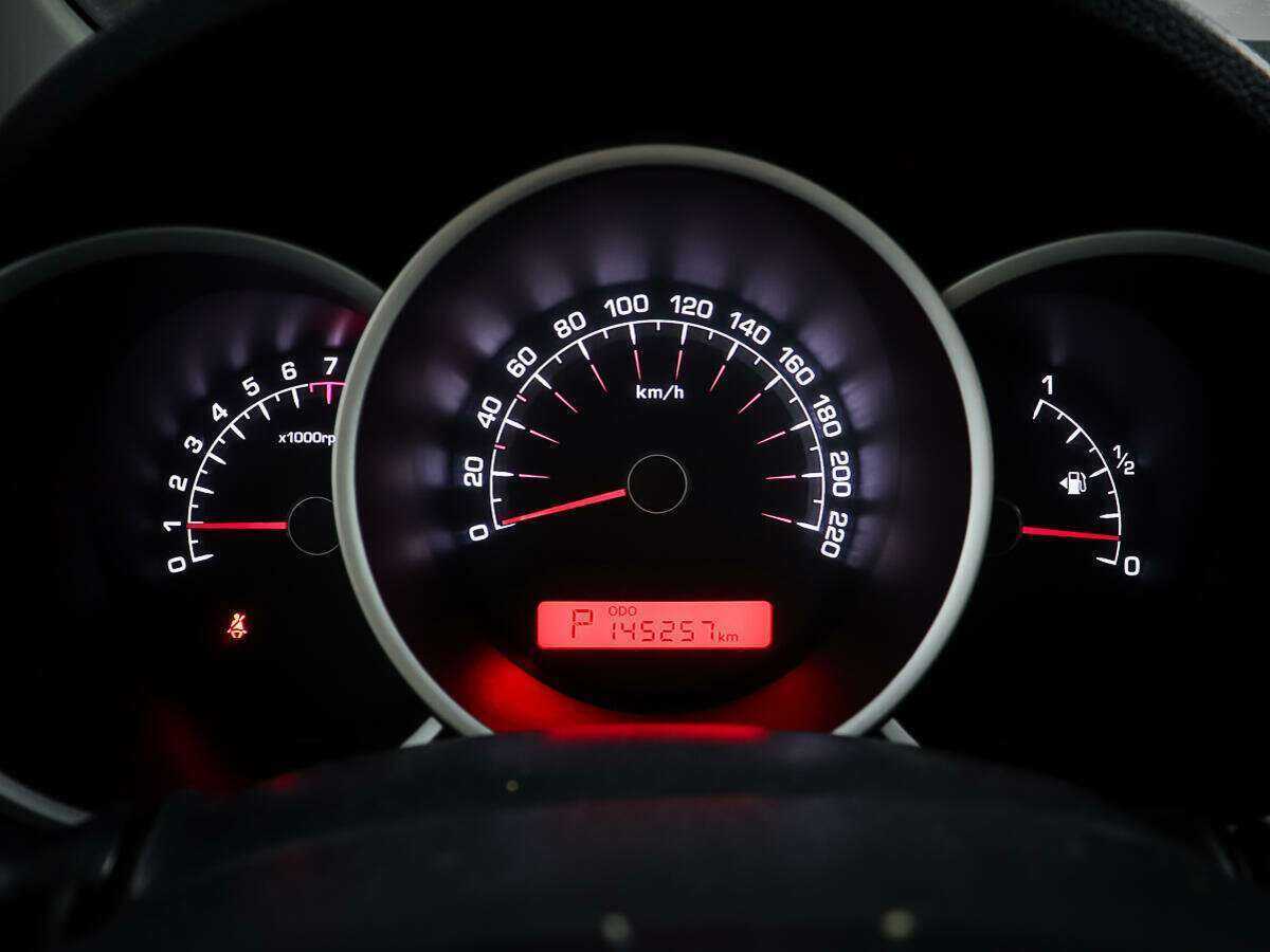 Kia Venga с пробегом — 2011 год. Фото: #13