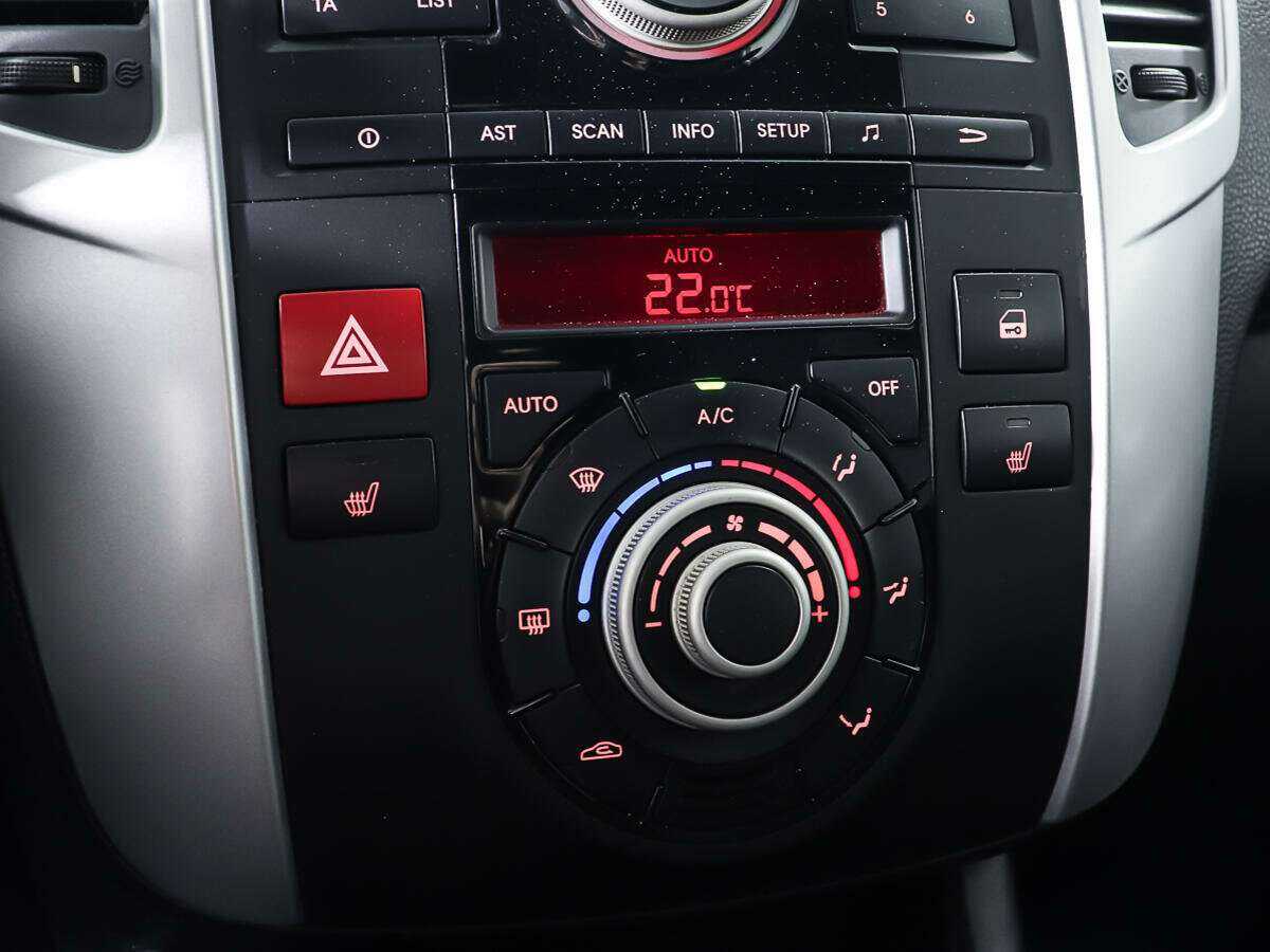 Kia Venga с пробегом — 2011 год. Фото: #18