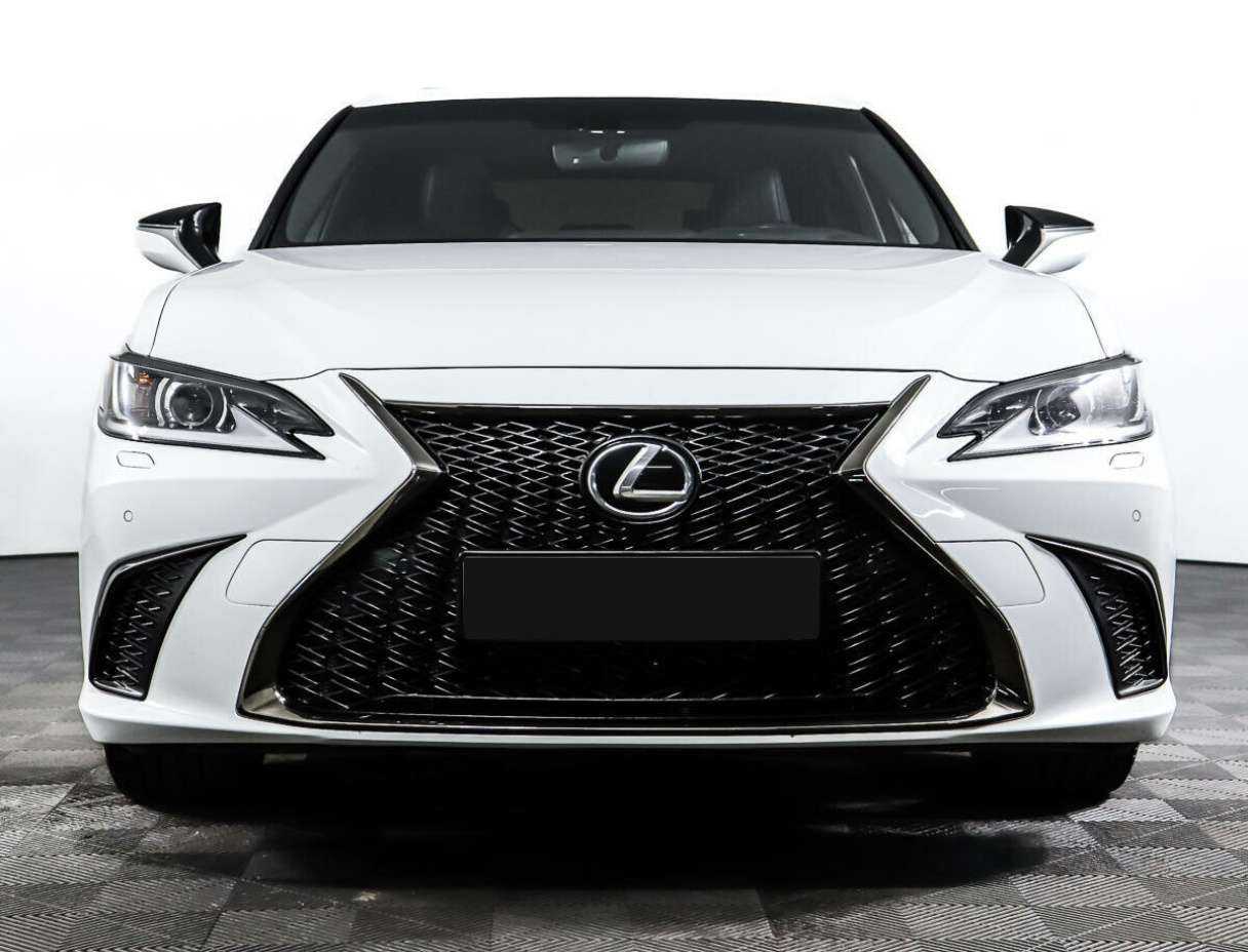 Lexus ES с пробегом — 2020 год. Фото: #1