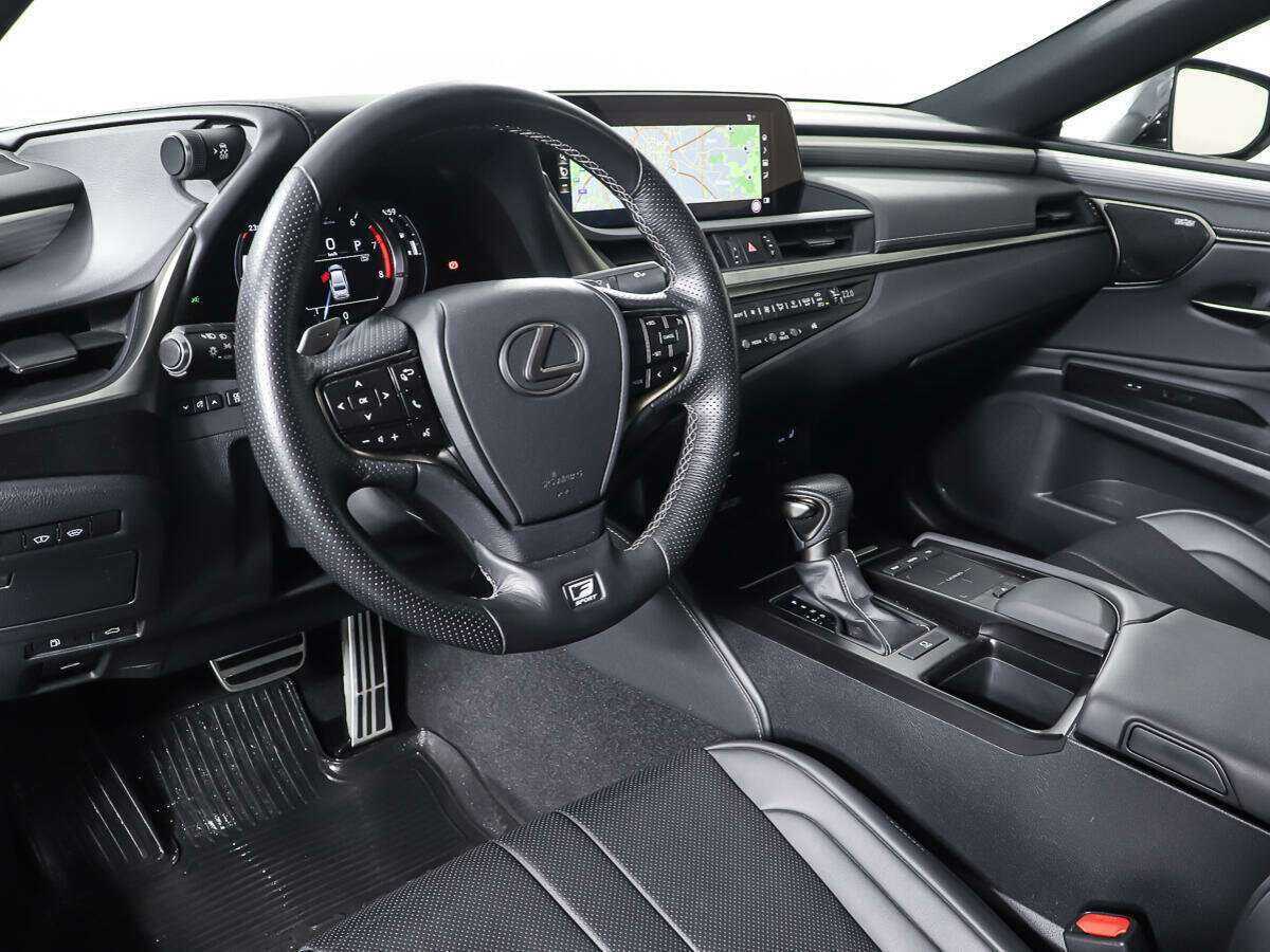 Lexus ES с пробегом — 2020 год. Фото: #13