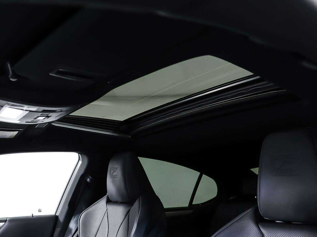 Lexus ES с пробегом — 2020 год. Фото: #19