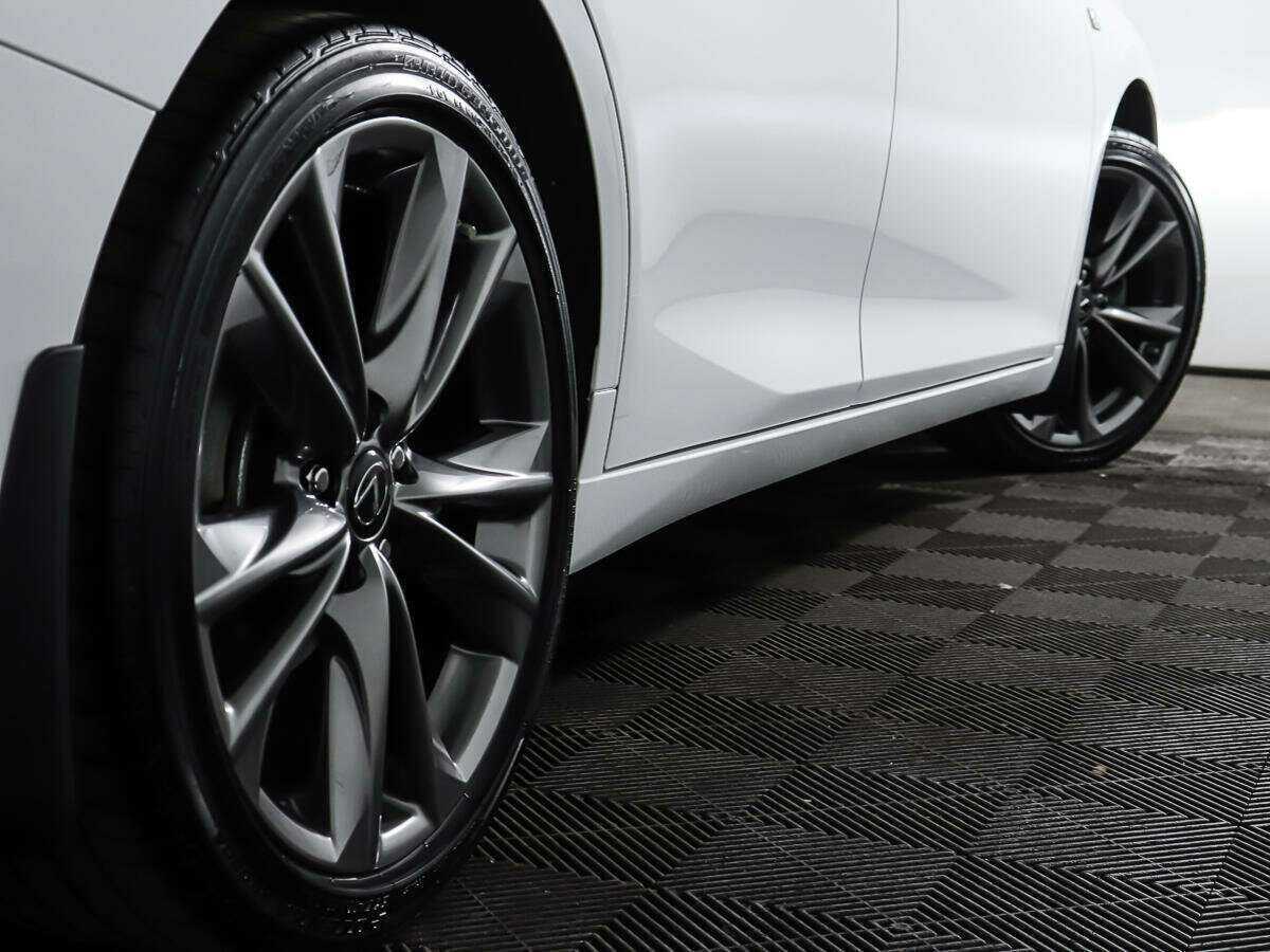 Lexus ES с пробегом — 2020 год. Фото: #24