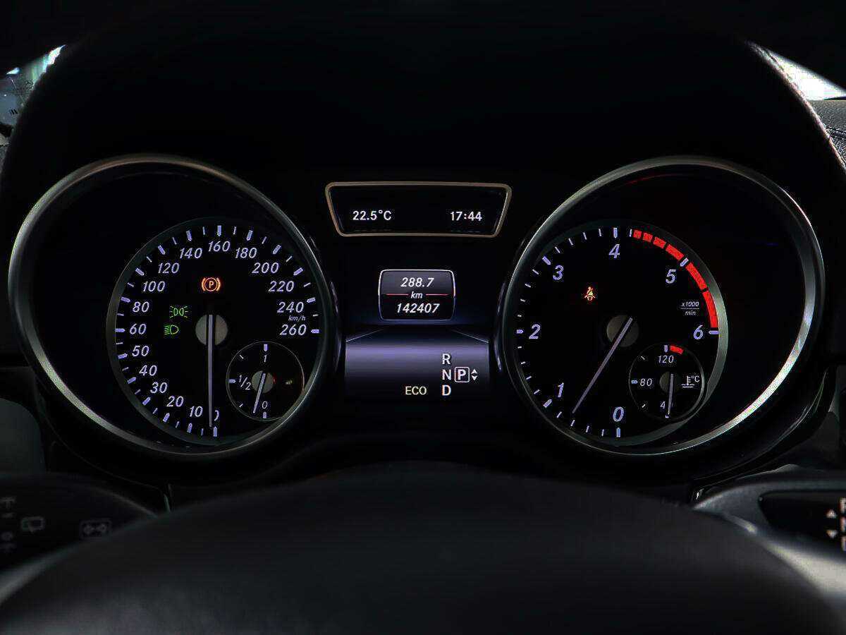 Mercedes-Benz GL-Класс с пробегом — 2013 год. Фото: #12