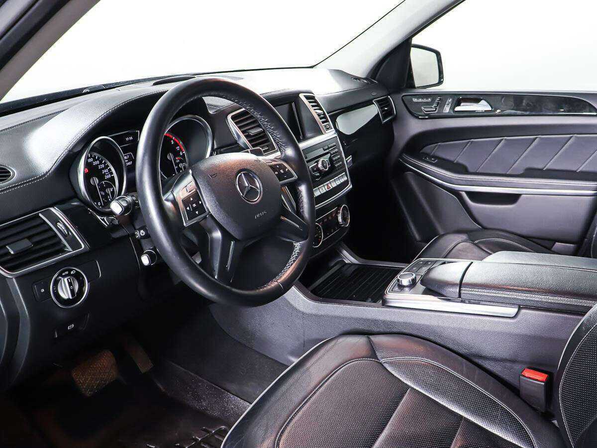 Mercedes-Benz GL-Класс с пробегом — 2013 год. Фото: #16