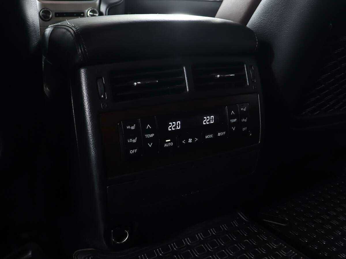 Toyota Land Cruiser с пробегом — 2016 год. Фото: #15