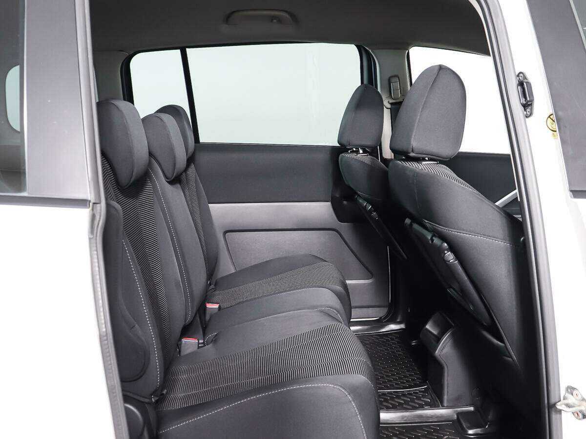 Mazda 5 с пробегом — 2013 год. Фото: #11