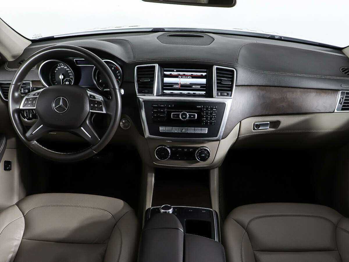 Mercedes-Benz M-Класс с пробегом — 2014 год. Фото: #10