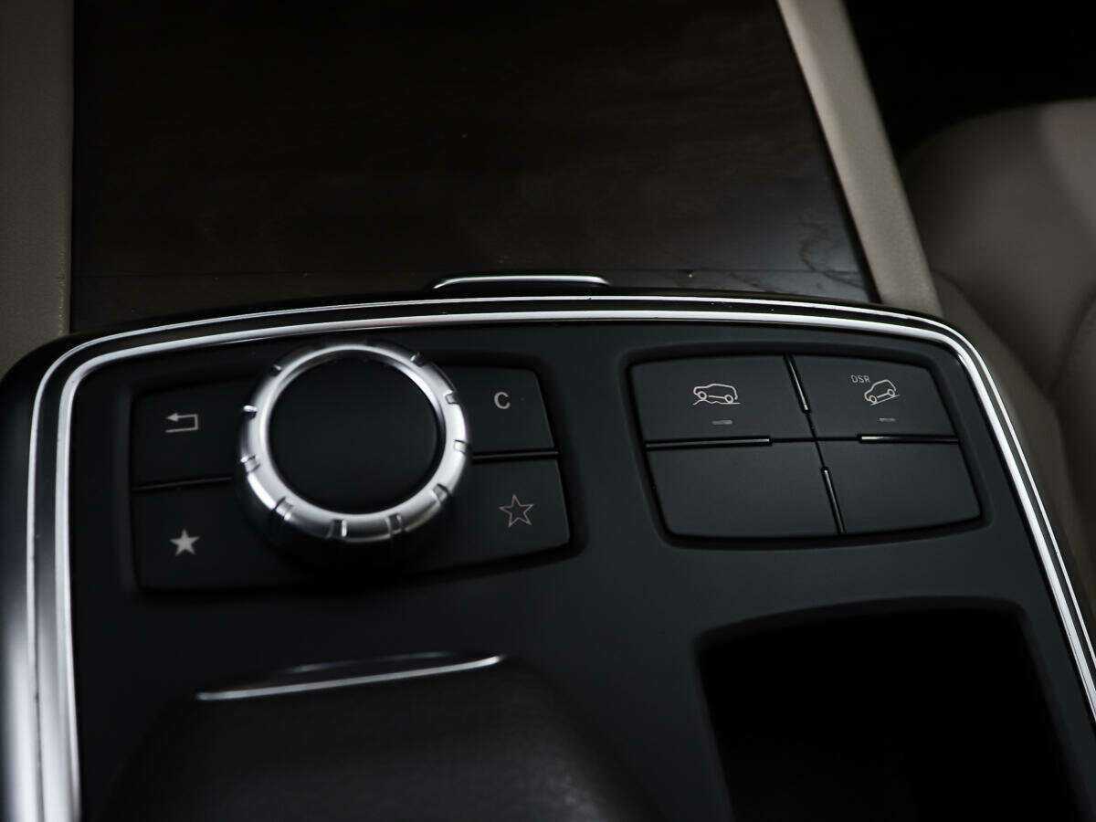 Mercedes-Benz M-Класс с пробегом — 2014 год. Фото: #19